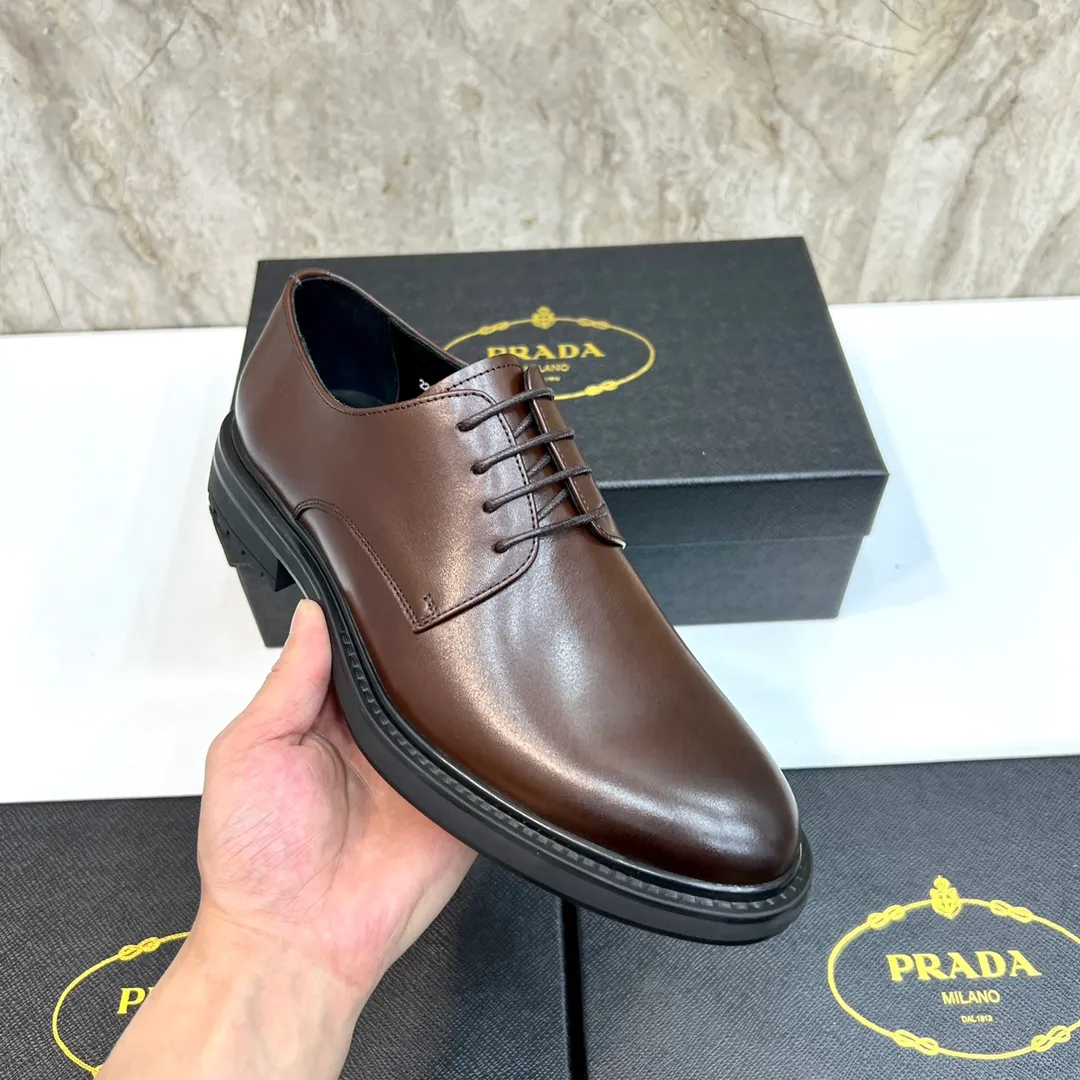 Original order quality: P580 Brand: PRADA (Prada) Standard code: Men's size 38/44 (45 can be customized) Grade: Same style as the official website High-quality men's shoes Material: Original cowhide Water-dyed cowhide lining Rubber outsole Style categories: Men's fashionable formal leather shoes Slip-on men's shoes series Young fashion European and American trends British style Top luxury Color: Actual picture